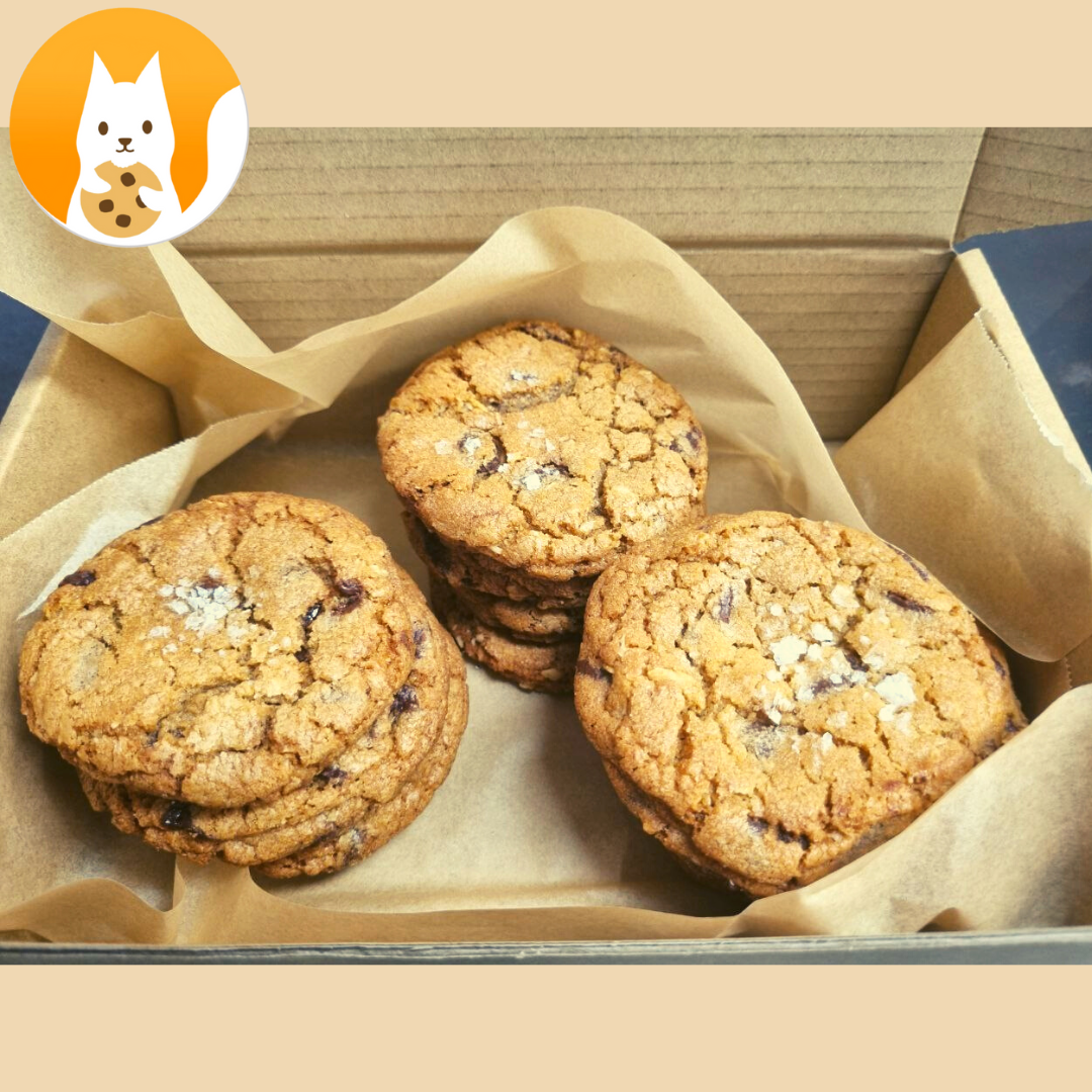 Delicious Dozen-Cookie Box: Perfect for Snacking or Gifting