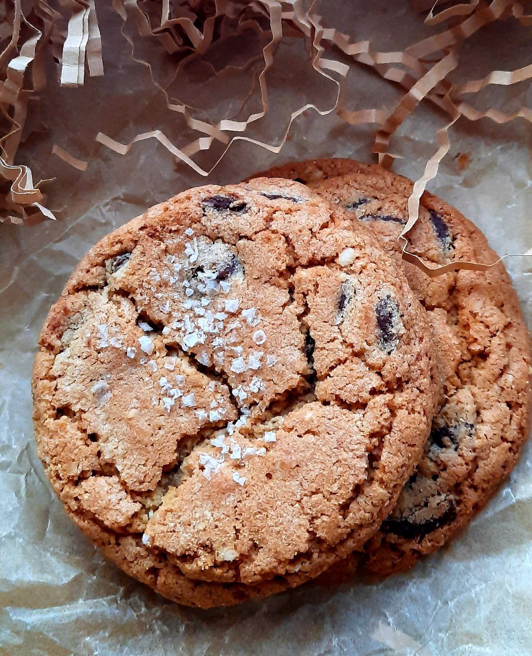 Delicious Two Dozen-Cookie Box: Perfect for Family of Office