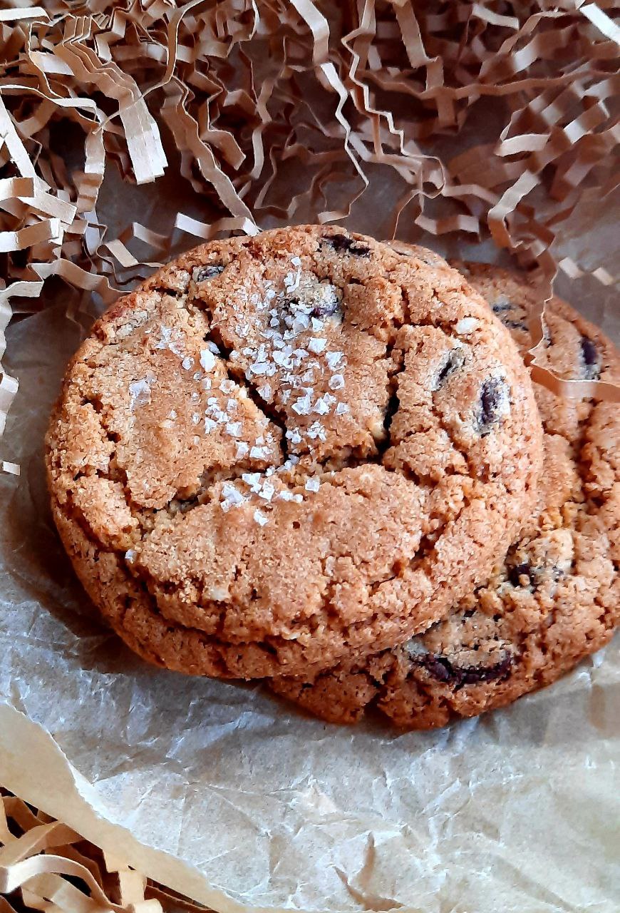 Delicious Two Dozen-Cookie Box: Perfect for Family of Office