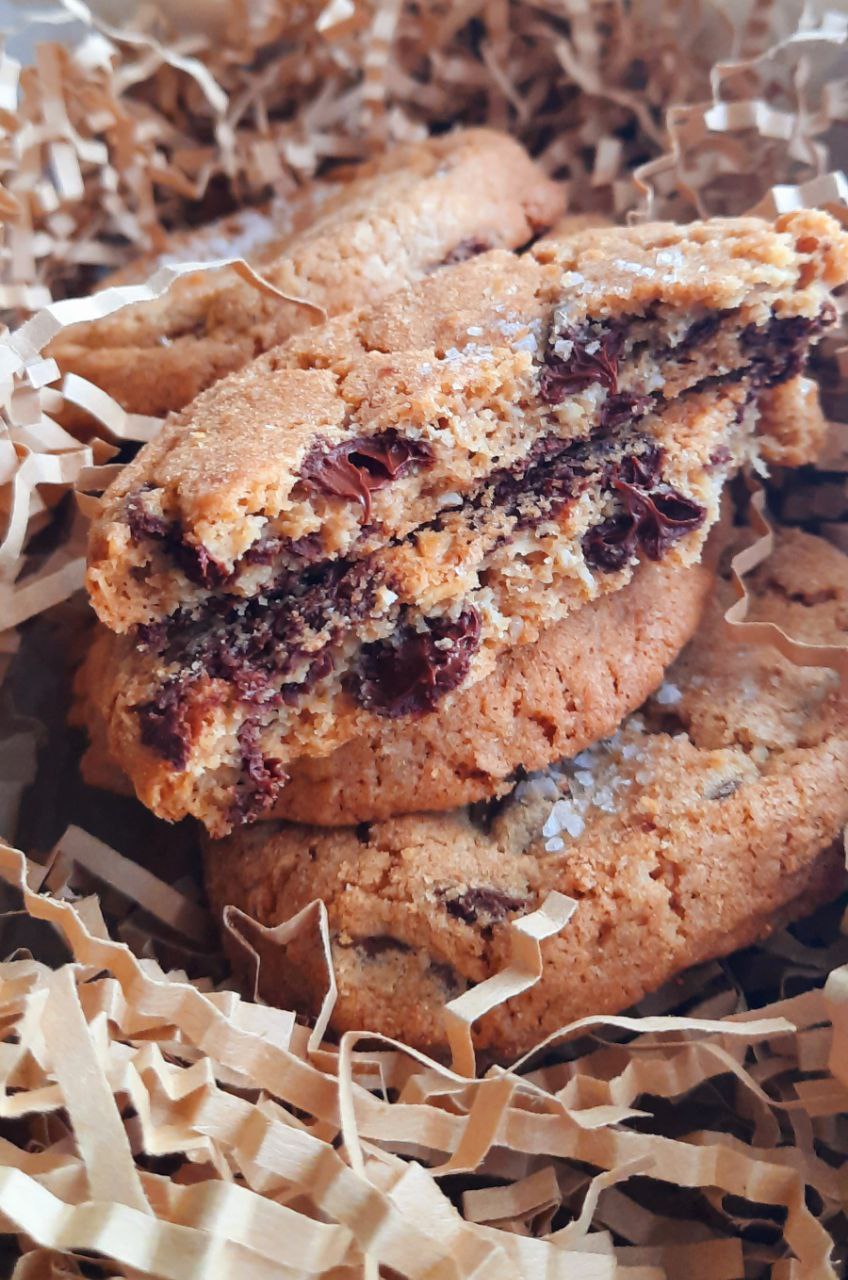 Delicious Two Dozen-Cookie Box: Perfect for Family of Office